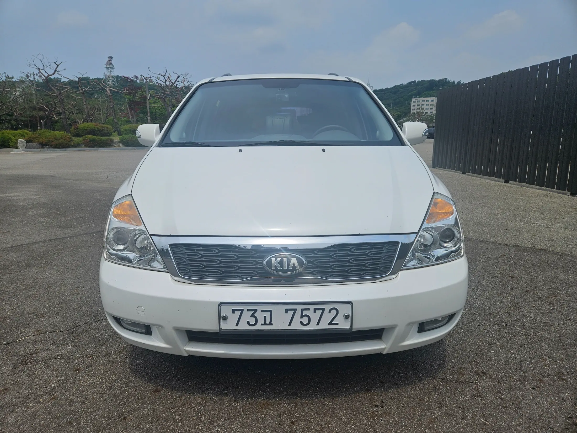 Kia Carnival 2012