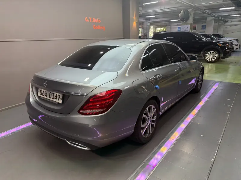 Mercedes-Benz C-Class