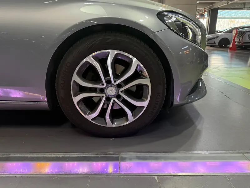 Mercedes-Benz C-Class