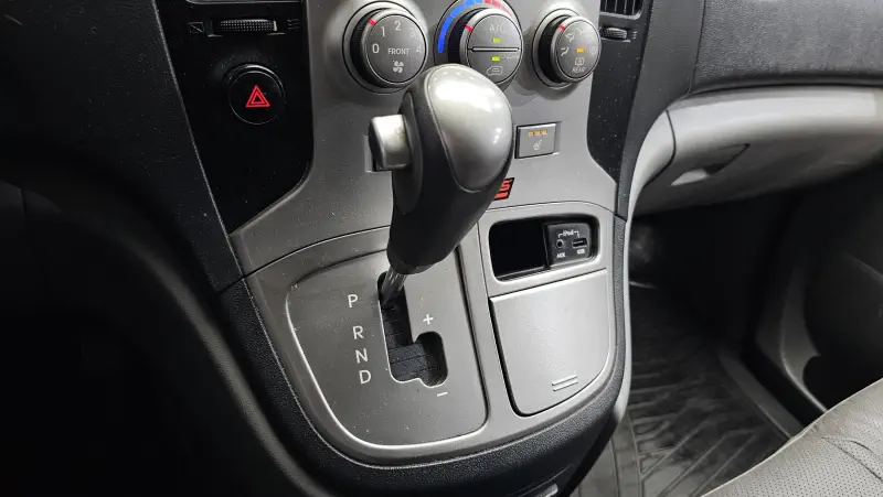 Hyundai Grand Starex