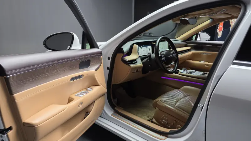 Genesis G90