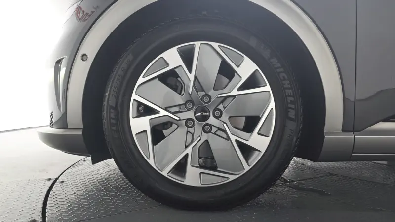 Genesis GV60
