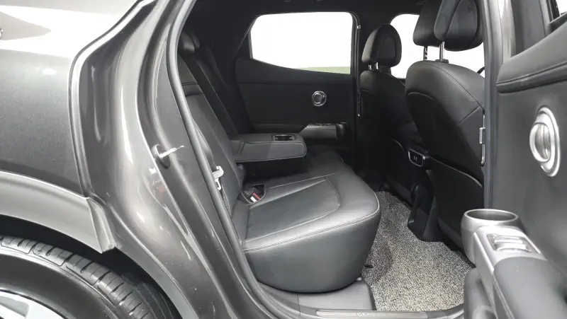 Genesis GV60