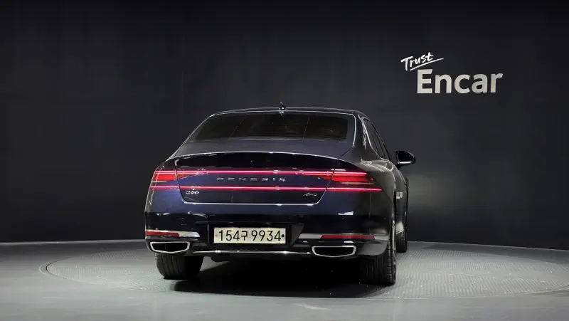 Genesis G90