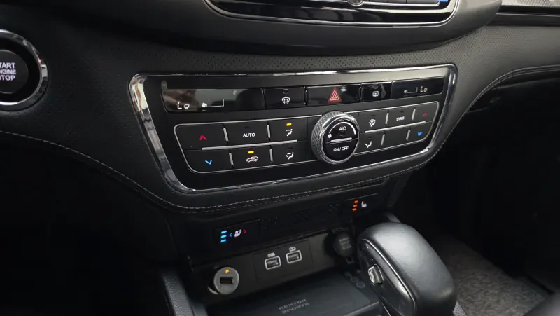 SsangYong Rexton Sports Khan