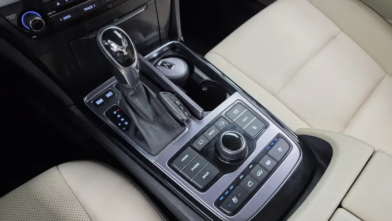 Hyundai Equus