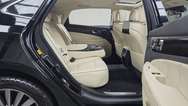 Hyundai Equus