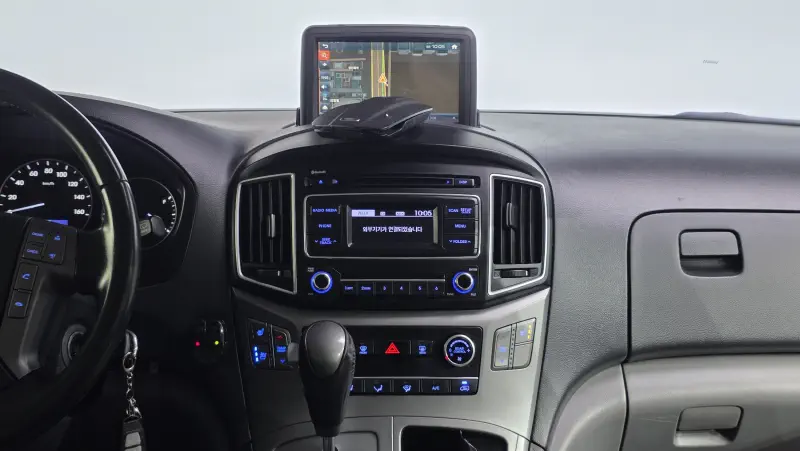 Hyundai Grand Starex