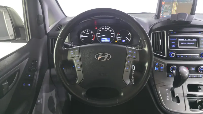Hyundai Grand Starex