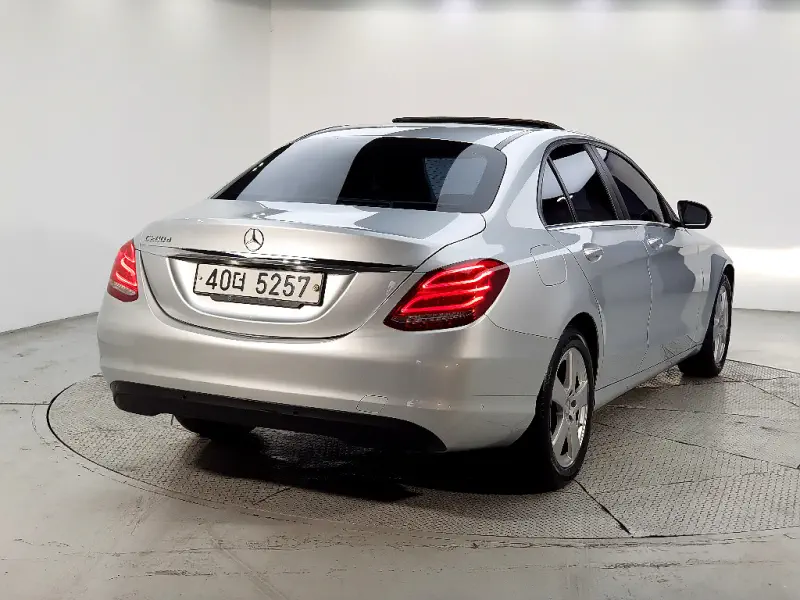 Mercedes-Benz C-Class