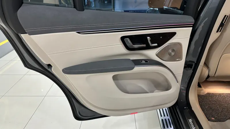 Mercedes-Benz EQS SUV
