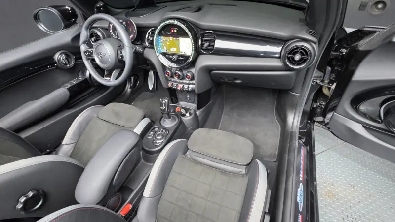 MINI Cabrio
