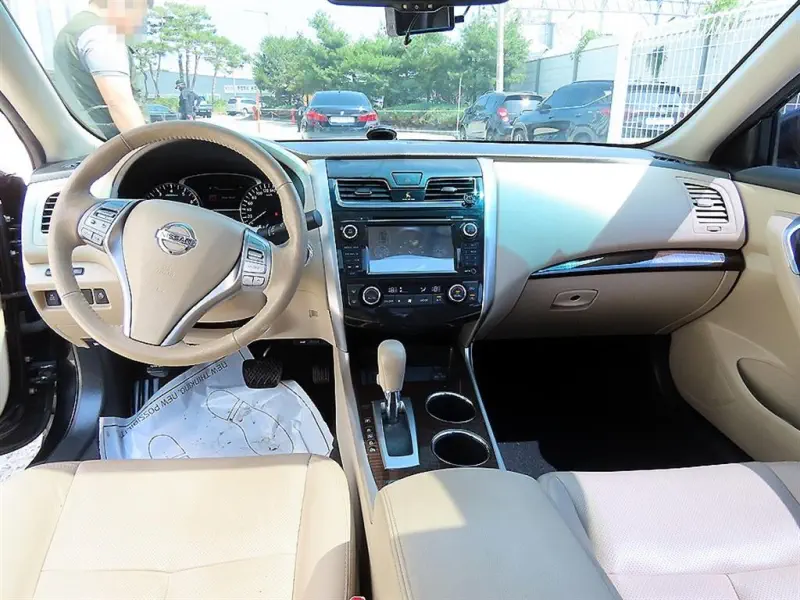 Nissan Altima