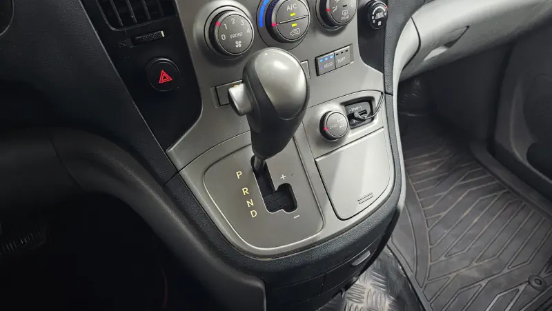 Hyundai Grand Starex