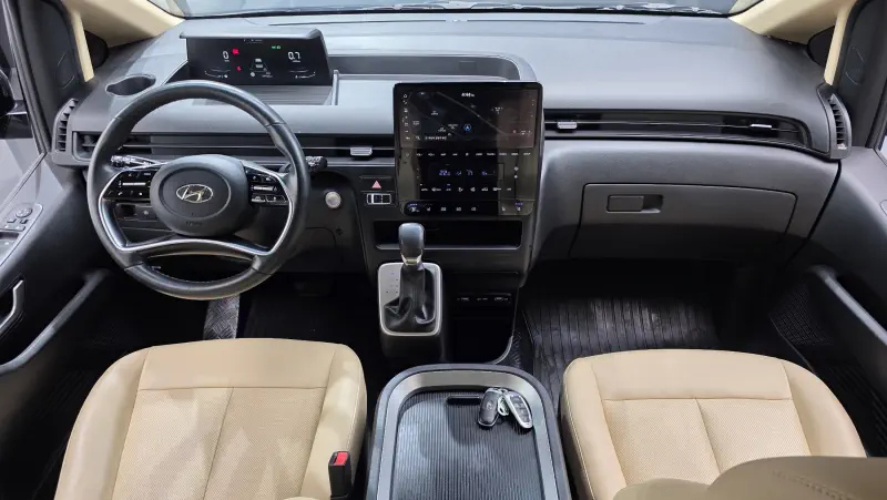 Hyundai Staria