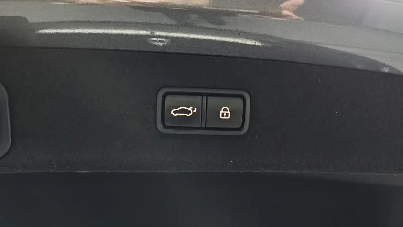 Genesis EQ900