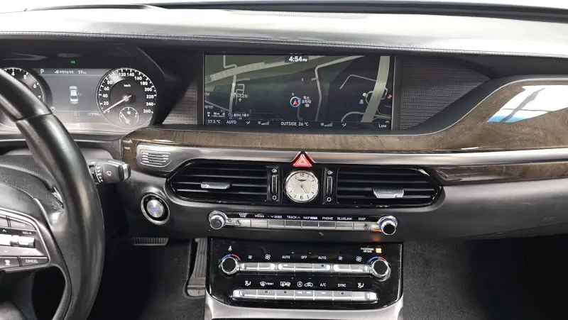 Genesis EQ900