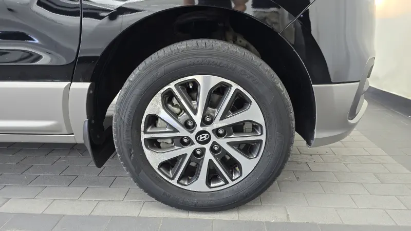 Hyundai Grand Starex