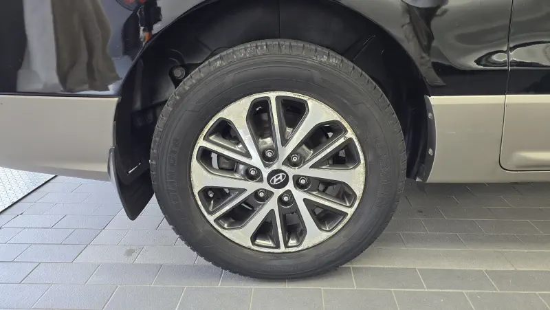 Hyundai Grand Starex