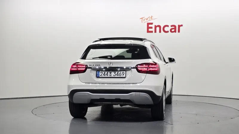 Mercedes-Benz GLA-Class