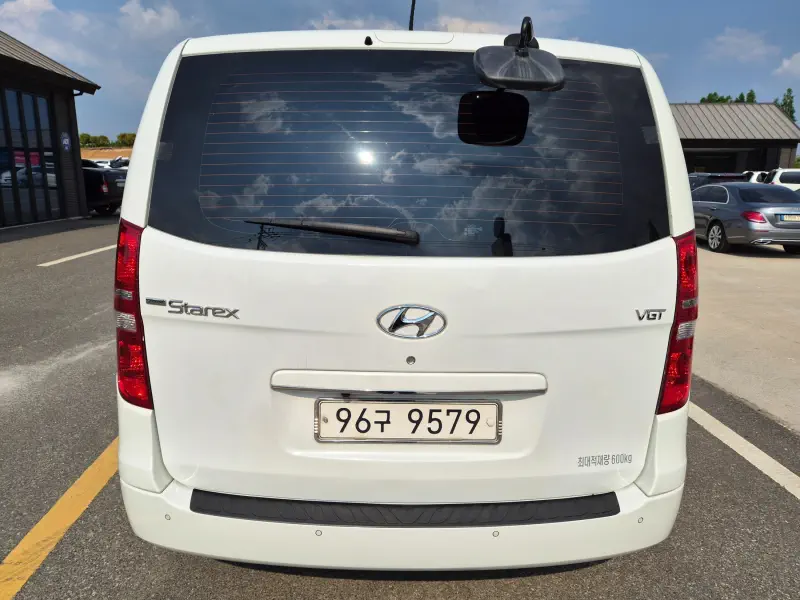 Hyundai Grand Starex