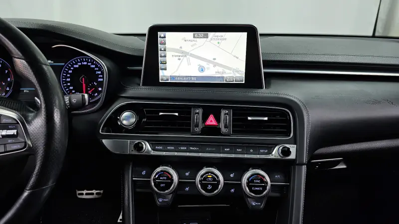Genesis G70