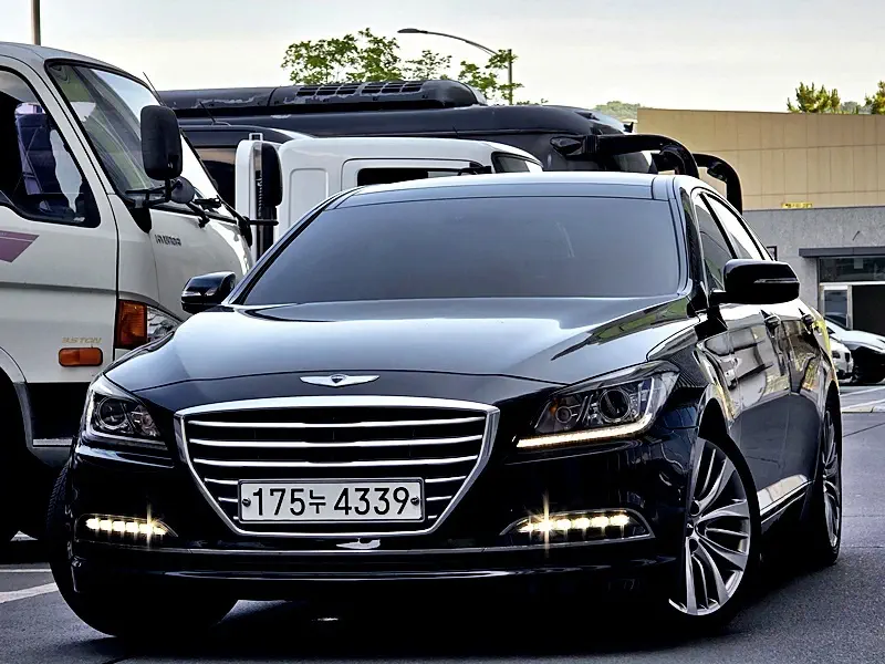 Hyundai Genesis