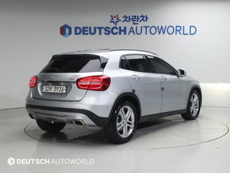 Mercedes-Benz GLA-Class