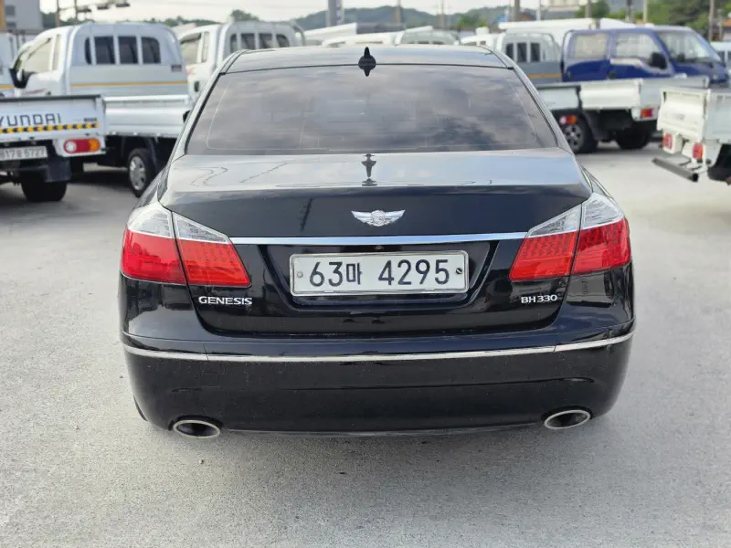 Hyundai Genesis