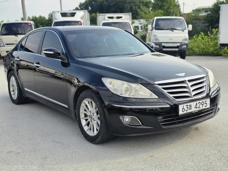Hyundai Genesis