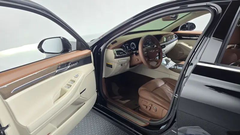 Genesis G90