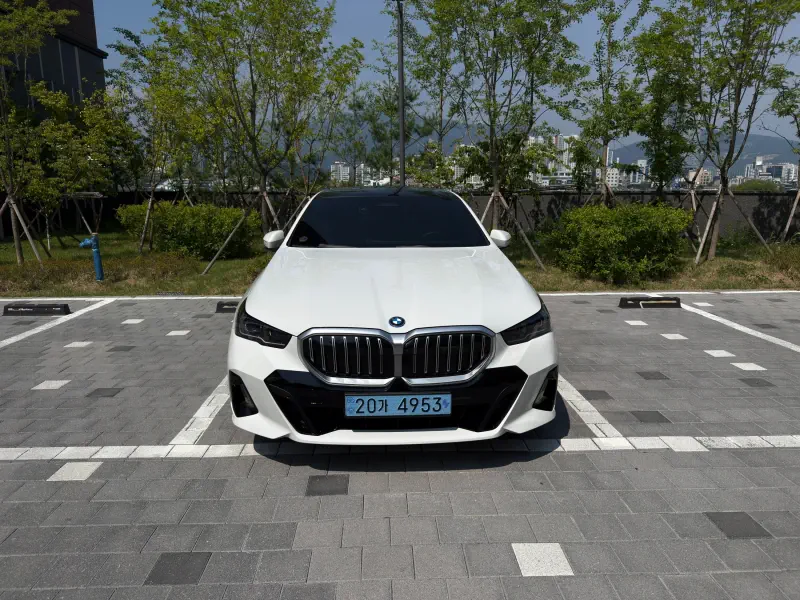 BMW i5