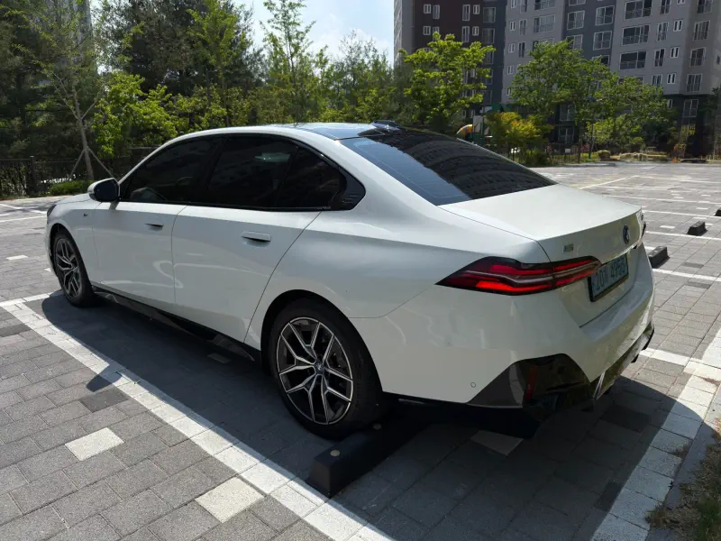 BMW i5