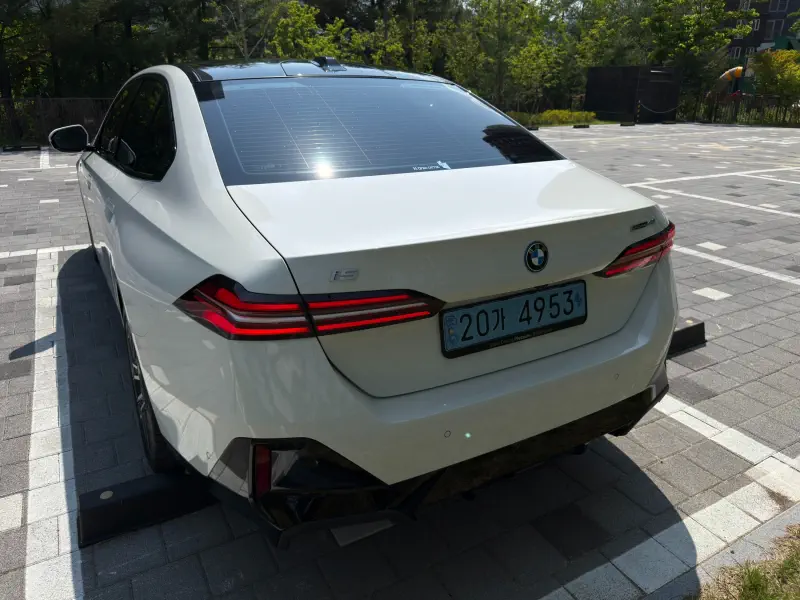 BMW i5