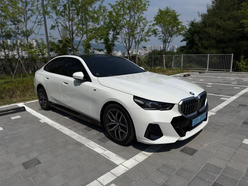 BMW i5