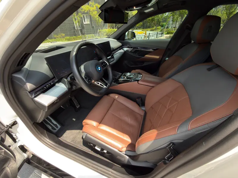 BMW i5