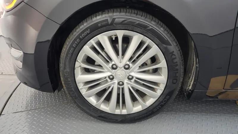 Hyundai Aslan
