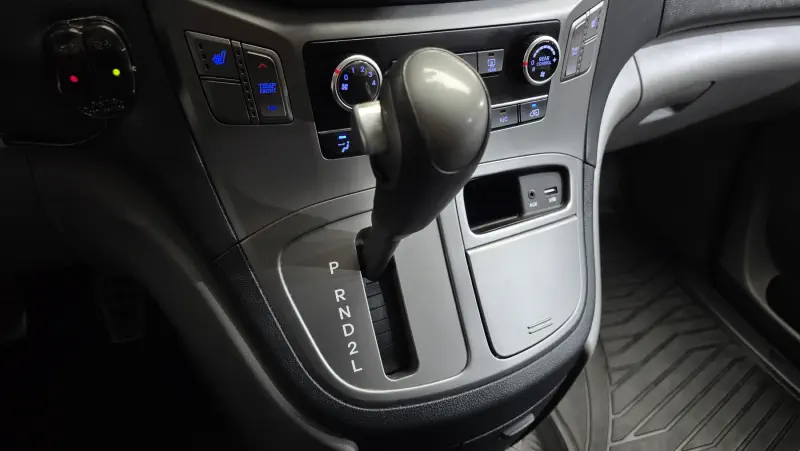 Hyundai Grand Starex