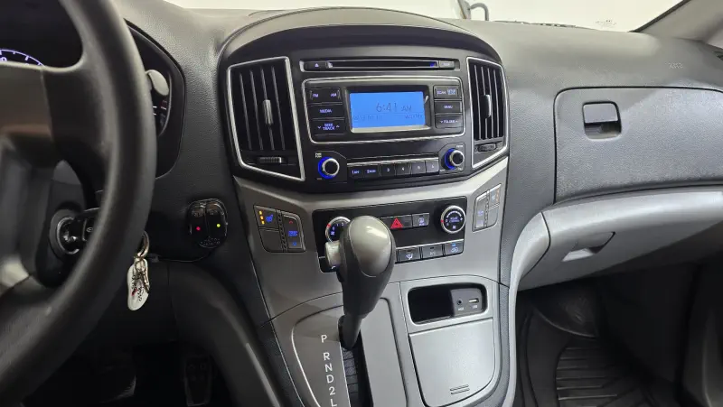 Hyundai Grand Starex