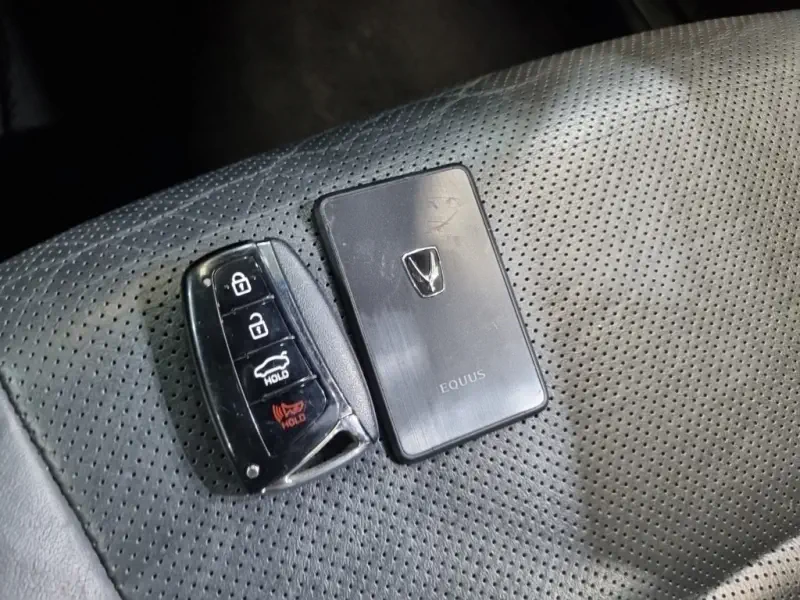 Hyundai Equus
