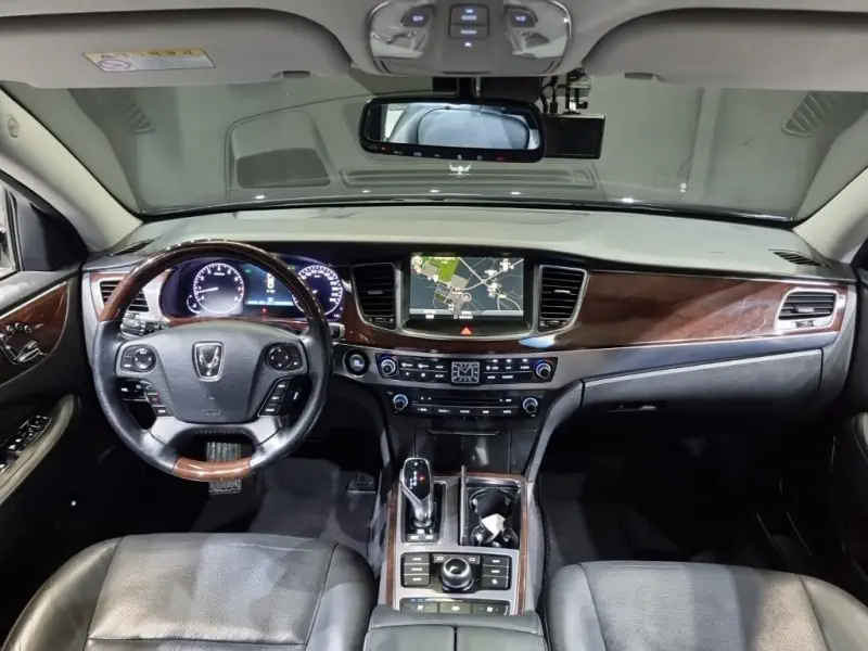 Hyundai Equus