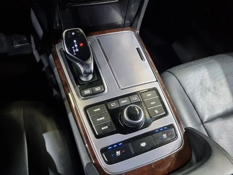 Hyundai Equus