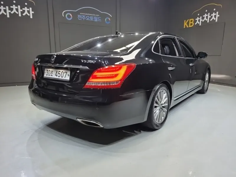 Hyundai Equus