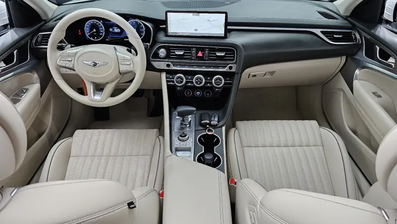 Genesis G70