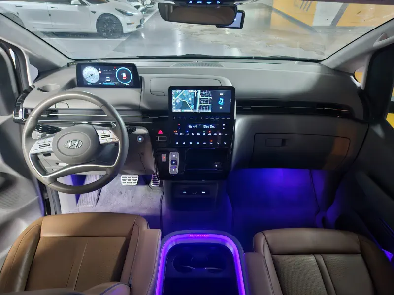 Hyundai Staria