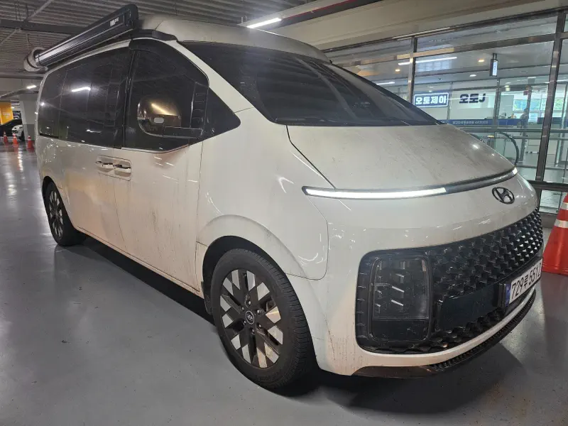 Hyundai Staria