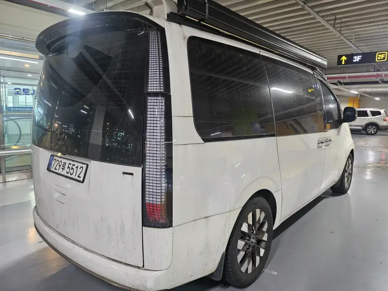 Hyundai Staria