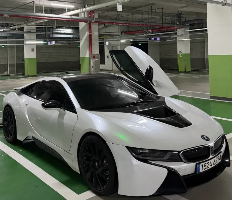 BMW i8