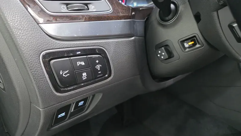 Hyundai Equus