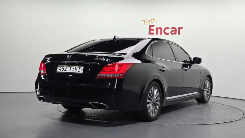 Hyundai Equus